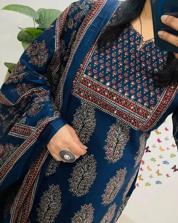 Beautiful Kurti With Pant And Dupatta Set