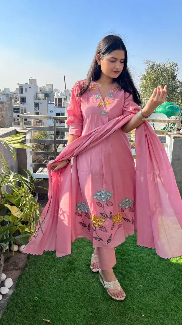 Elegant_PinkSet_Floral_Kurta_