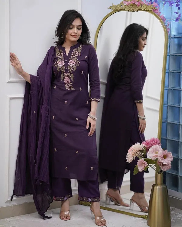 Havy_Embroidery_Kurti_Woth_Pant_And_dupatta_Set