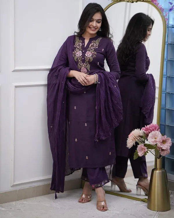 Havy_Embroidery_Kurti_Woth_Pant_And_dupatta_Set